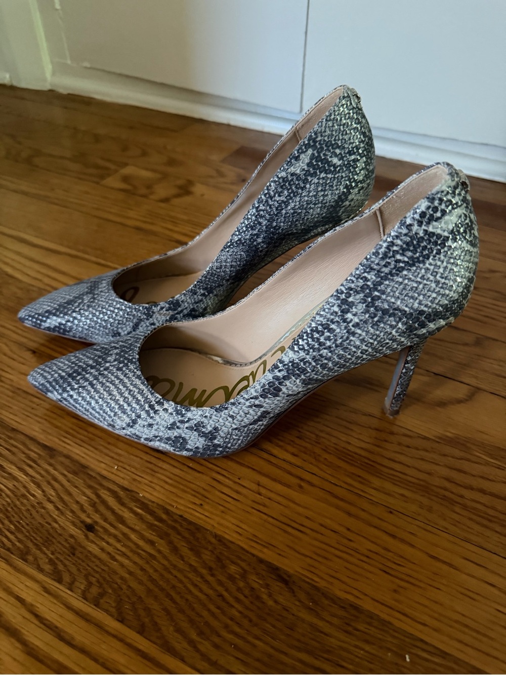 Sam Edelman Gray Snake-Print Pointed Pumps